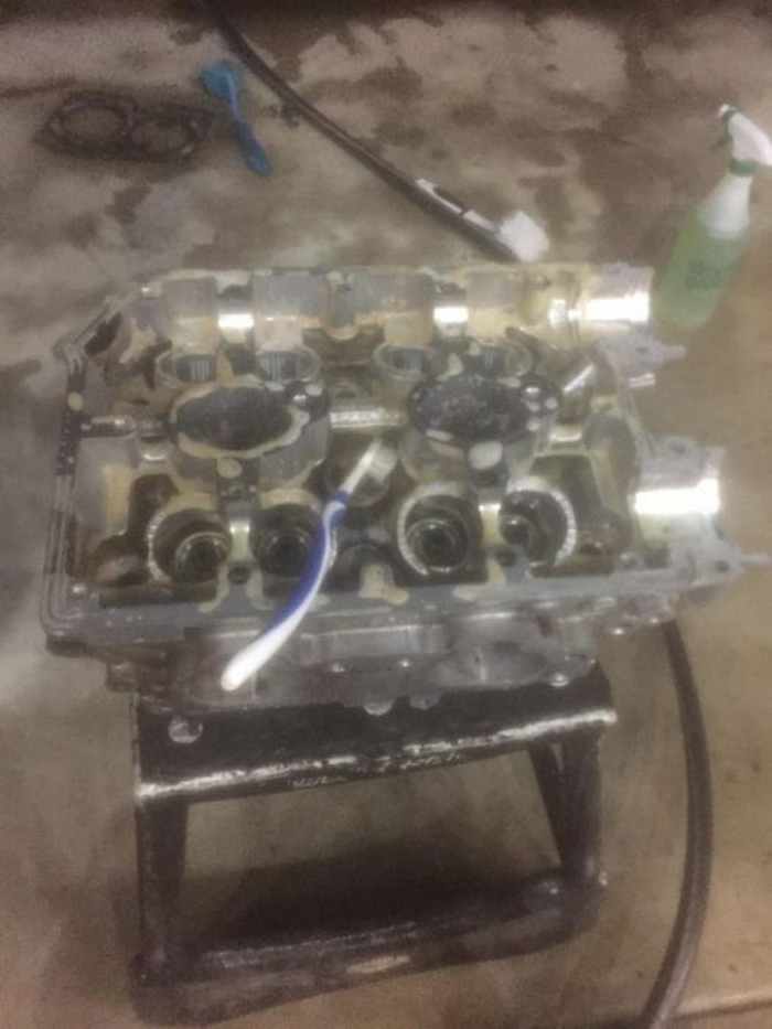This Guy Turned His Smashed Car's Engine Into An Epic Coffee Table -05