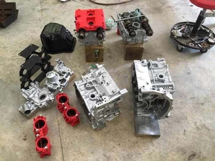 This Guy Turned His Smashed Car's Engine Into An Epic Coffee Table -11