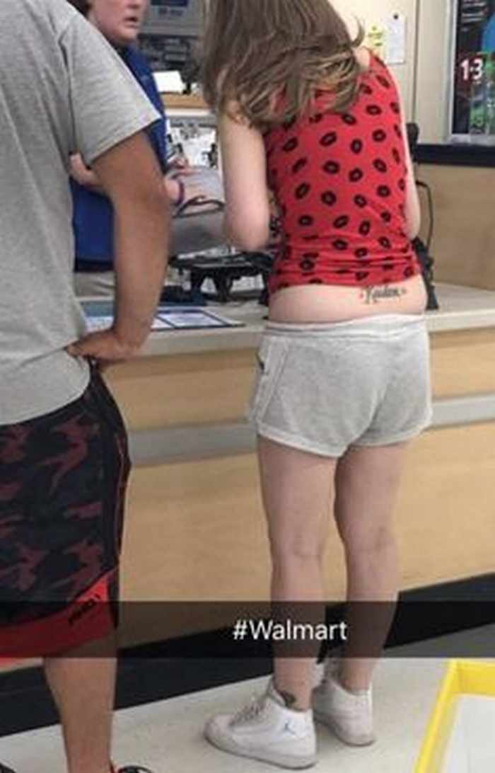 The 20 Most Ridiculous People of Walmart Photos -01