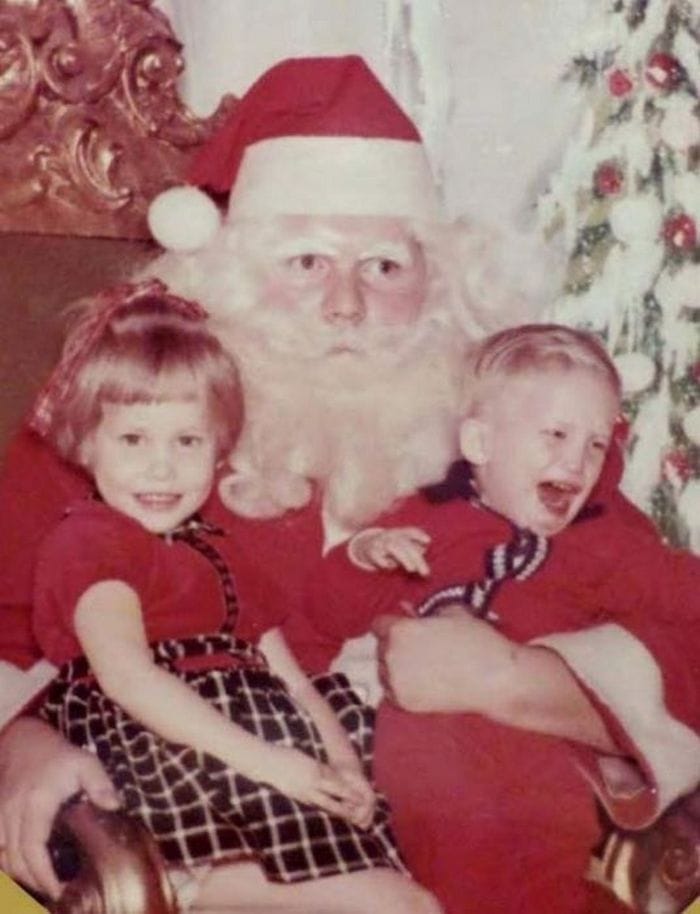 32 Insanely Creepy Santa Claus Photos That May Ruin Your Christmas-12