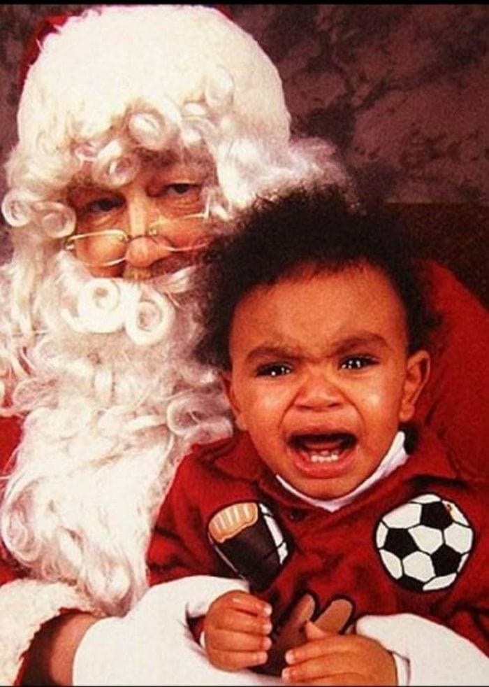 32 Insanely Creepy Santa Claus Photos That May Ruin Your Christmas-27