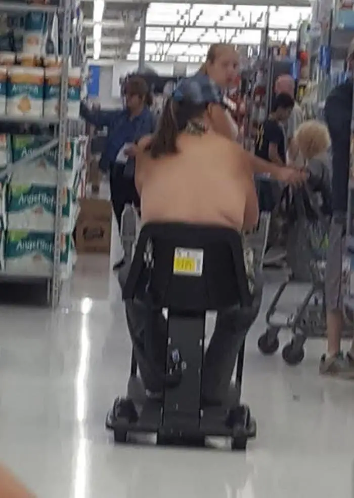 The 35 Funniest People Of Walmart Pictures of All Time -18