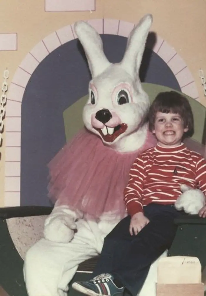 20 Creepy Vintage Easter Bunny Pics Guaranteed To Make You Say WTF -02