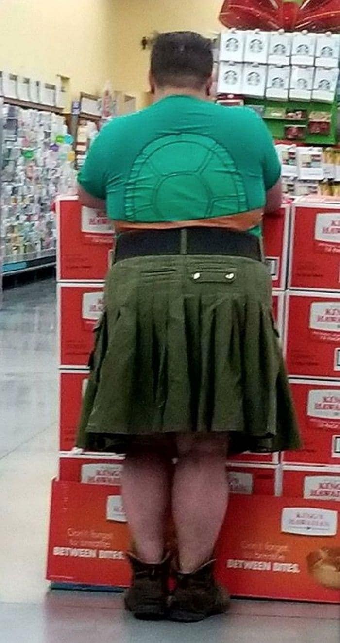 The 24 Weird People of Walmart That Are on Another Level -05