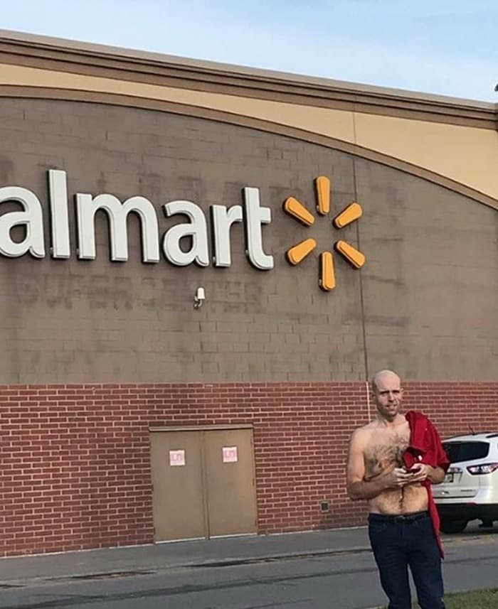 The 24 Weird People of Walmart That Are on Another Level -11