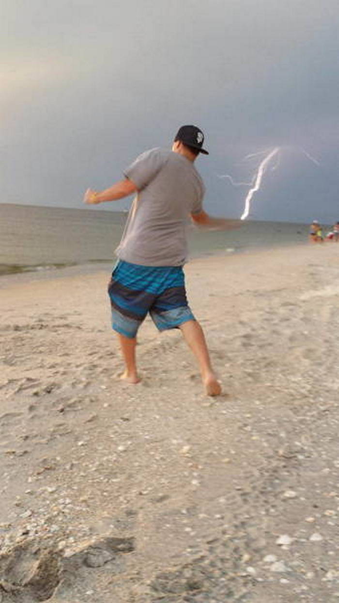 50 Perfectly Timed Photos That Will Blow Your Mind Seriously -02