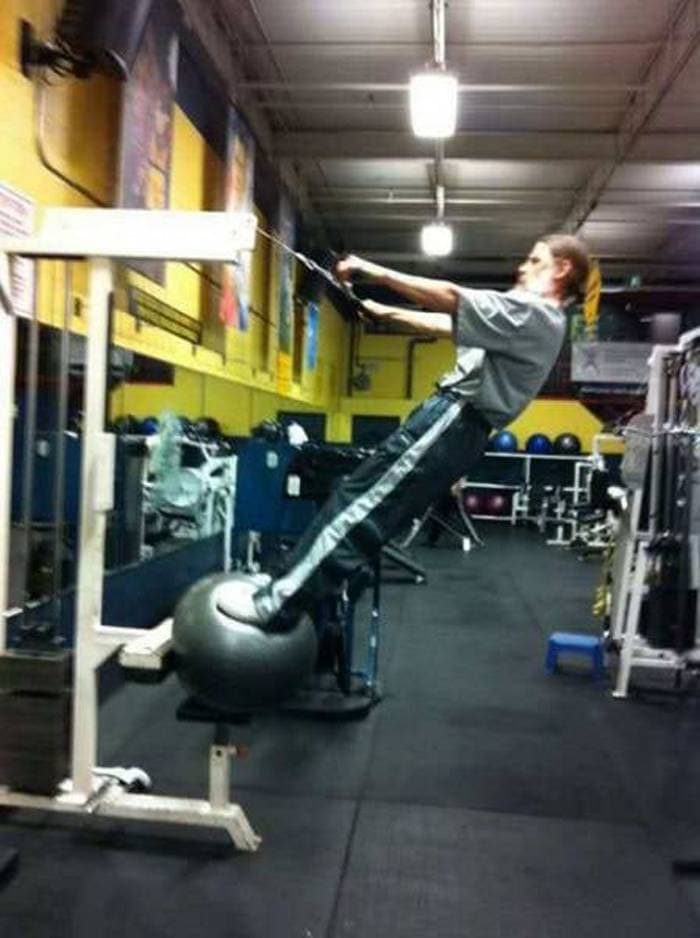 27 Epic Fail Gym Photos That Will Make Your Day -10