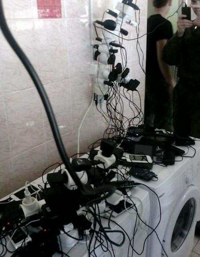 13 Ridiculous Pics of Smartphone Charging in the Army Will Make You LOL -06