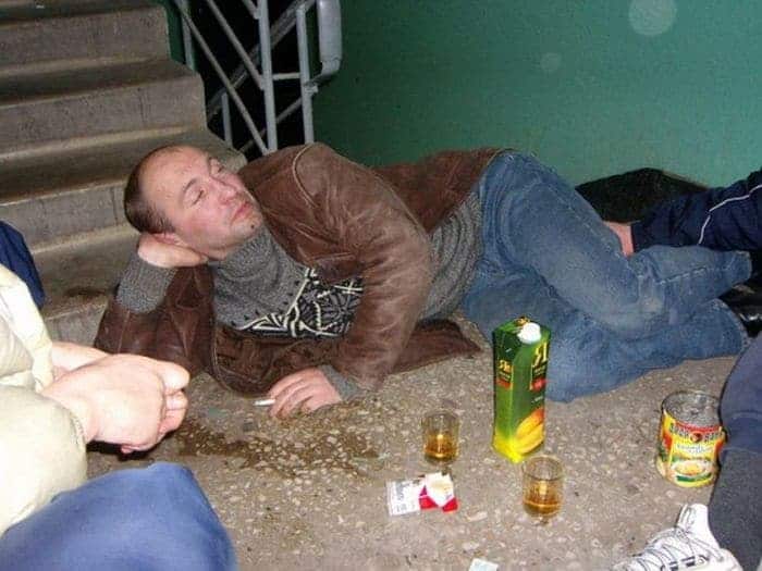 48 Ridiculous Drunk People That Will Shock You -37