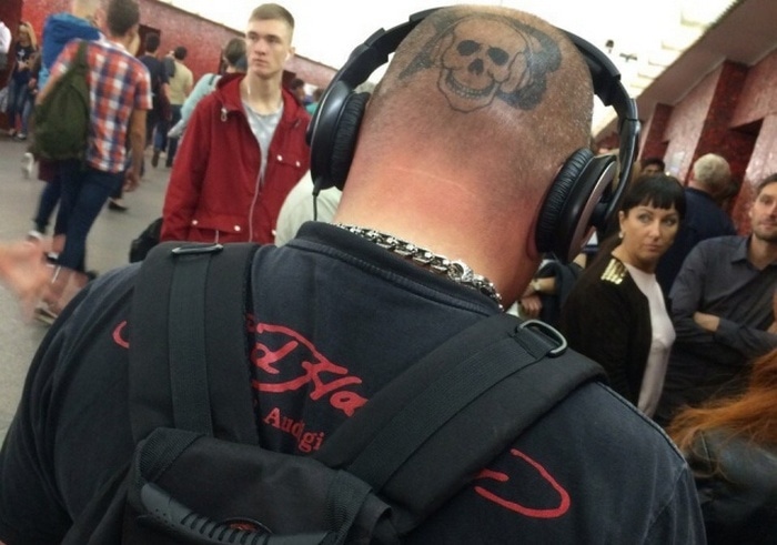 34 Ridiculous Russian Subway Fashion Pics That Are Weird As Hell-07