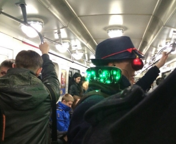 34 Ridiculous Russian Subway Fashion Pics That Are Weird As Hell-08