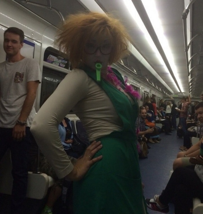 34 Ridiculous Russian Subway Fashion Pics That Are Weird As Hell-11