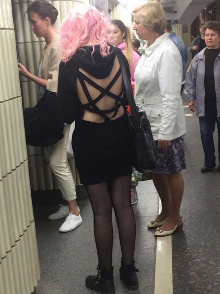 34 Ridiculous Russian Subway Fashion Pics That Are Weird As Hell-18