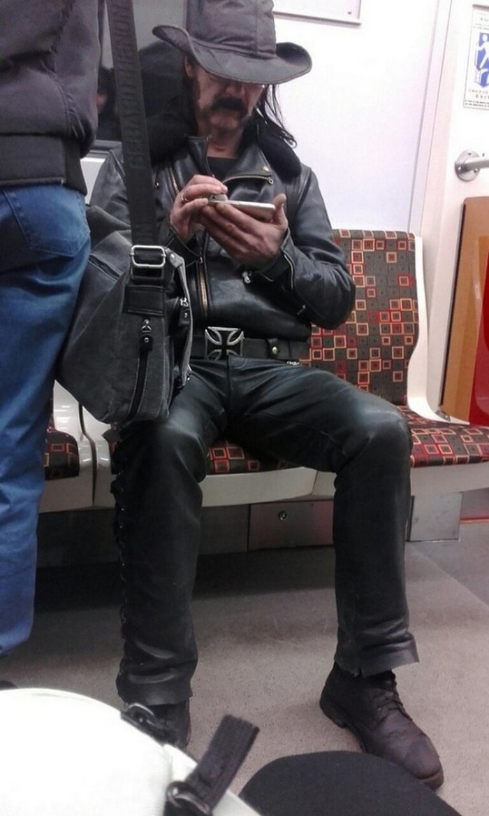 34 Ridiculous Russian Subway Fashion Pics That Are Weird As Hell-31