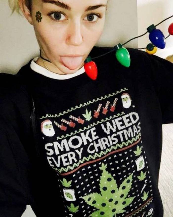 30+ Funniest Christmas Sweaters That You Don't Like To Wear-30