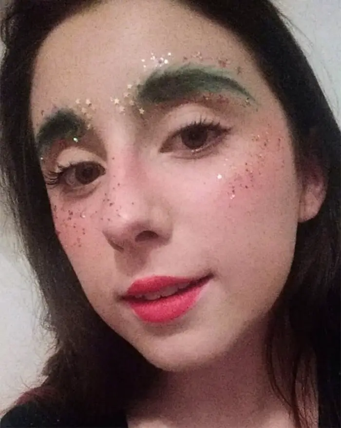 15 Hilarious Christmas Tree Eyebrows That Will Feel You Festive-02