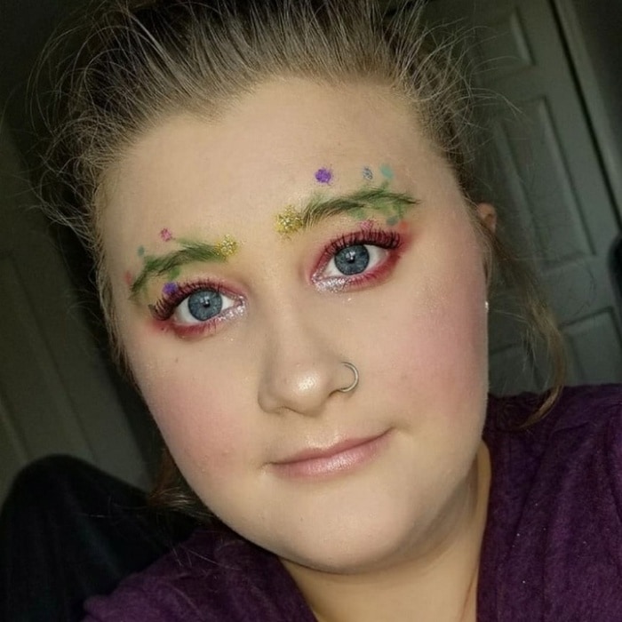 15 Hilarious Christmas Tree Eyebrows That Will Feel You Festive-04