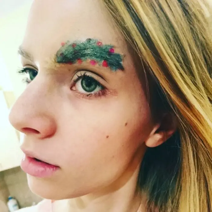 15 Hilarious Christmas Tree Eyebrows That Will Feel You Festive-09