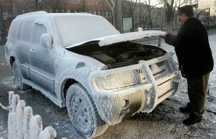 40+ Funny Winter Photos That Will Shock You-29