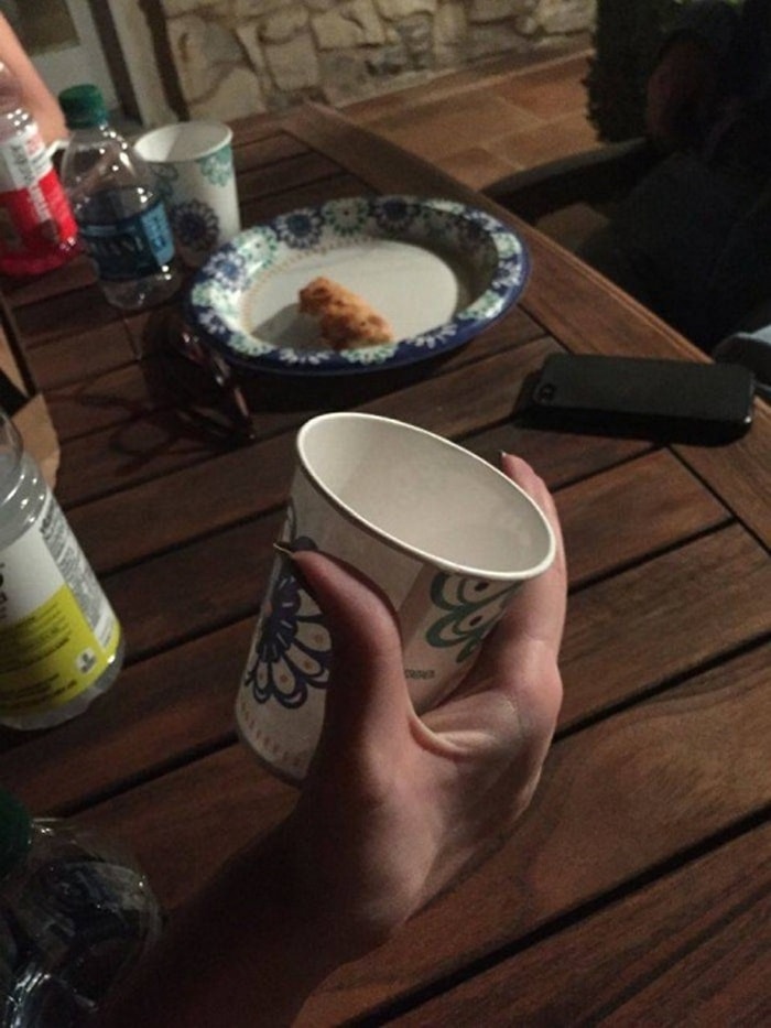What's The Worst Way To Hold Your Drink (30 Pics)-23