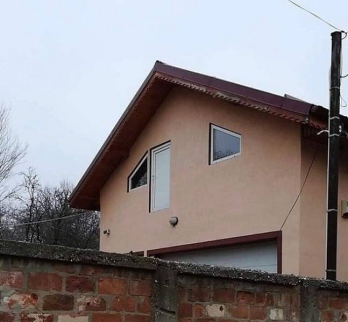 53 Embarrassing Architectural Fails That Make Absolutely No Sense-29