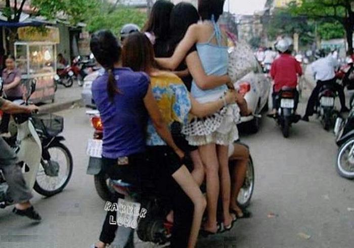 Hilarious Meanwhile In Asia Photos (39 Pics)-30