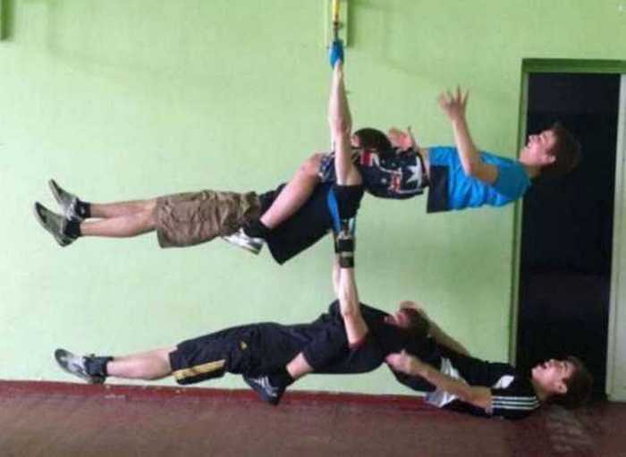 People With Impressive But Weird Useless Talents (40 Pics)-06