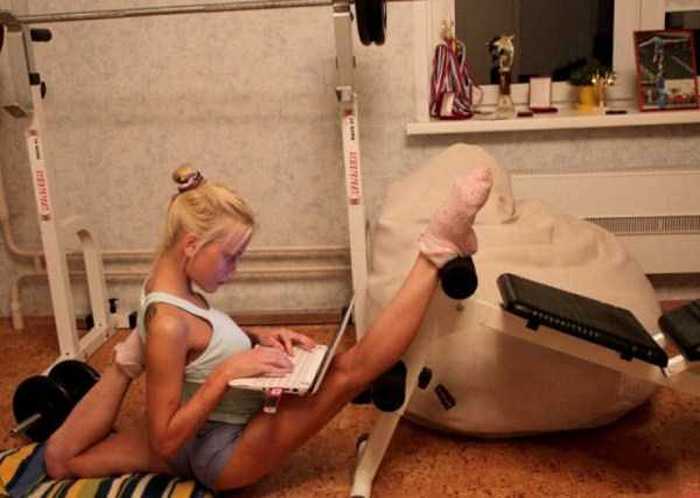 People With Impressive But Weird Useless Talents (40 Pics)-21