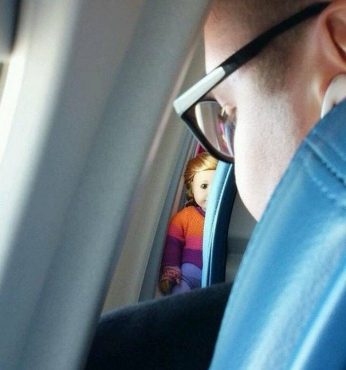 Awkward Airplane Moments That Are Funny And Scary (18 Photos)-07