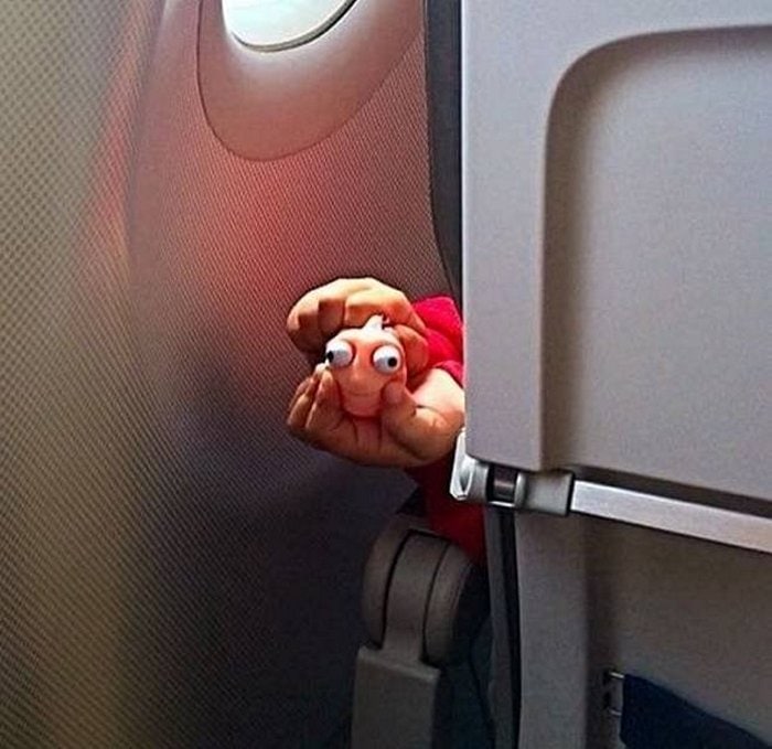 Awkward Airplane Moments That Are Funny And Scary (18 Photos)-10