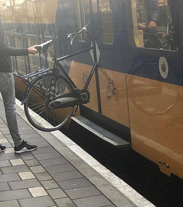 48 Photos That Are The Definition Of a Very Bad Day-24