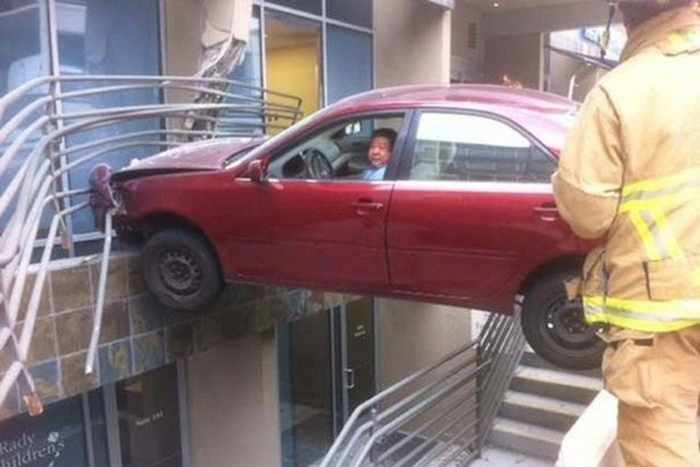 The Worst Driving Fails Ever That Will Make You Laugh (23 Pics)-12